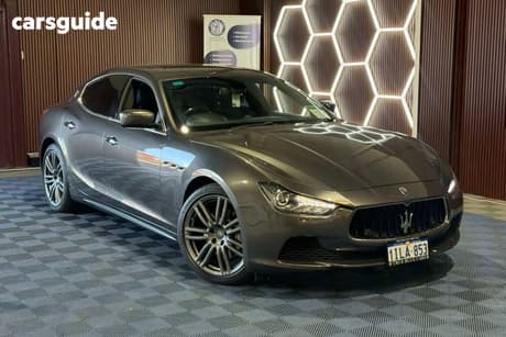 Grey 2014 Maserati Ghibli Sedan M157