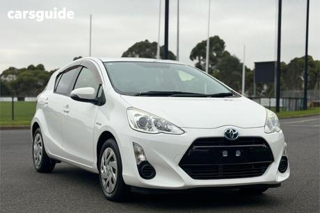 White 2016 Toyota Aqua Hatch S
