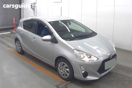 Silver 2015 Toyota Aqua Hatch S
