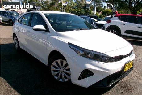 White 2024 Kia Cerato Hatchback S