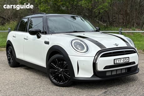 White 2022 Mini Cooper Hatchback Classic 5D Hatch