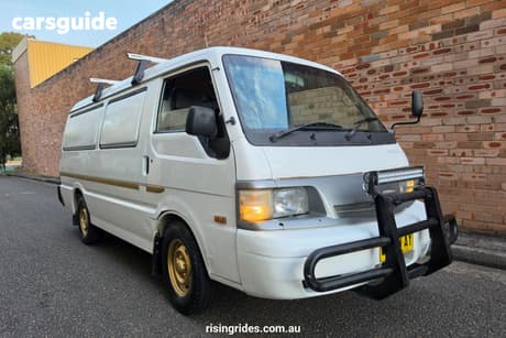 White 2005 Mazda E2000 Van (Lwb)