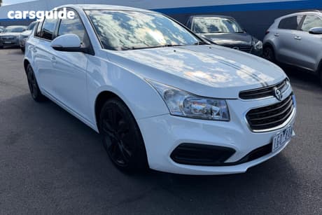 White 2015 Holden Cruze Hatchback Equipe
