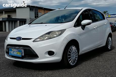 White 2012 Ford Fiesta Hatchback Cl