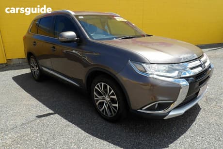 Brown 2015 Mitsubishi Outlander SUV