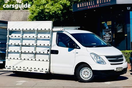 White 2016 Hyundai Iload Van 3S Liftback