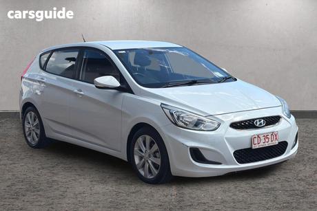 White 2018 Hyundai Accent Hatchback Sport