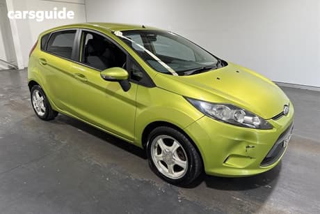 Green 2009 Ford Fiesta Hatchback Cl