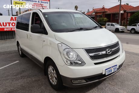 White 2011 Hyundai Imax Wagon