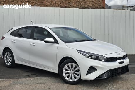 White 2024 Kia Cerato Hatchback S
