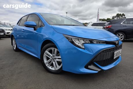 Blue 2020 Toyota Corolla Hatchback Ascent Sport