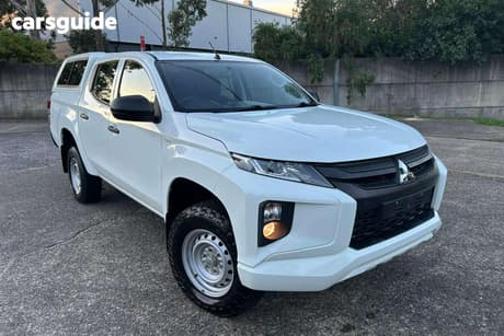 White 2019 Mitsubishi Triton Double Cab Pick Up Glx (4X4)