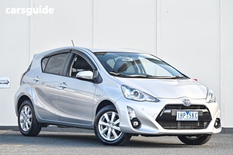 Silver 2016 Toyota Prius-C Hatchback Hybrid
