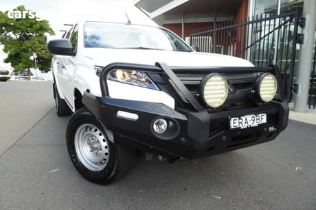 White 2021 Mitsubishi Triton Double Cab Pick Up Glx (4X4)