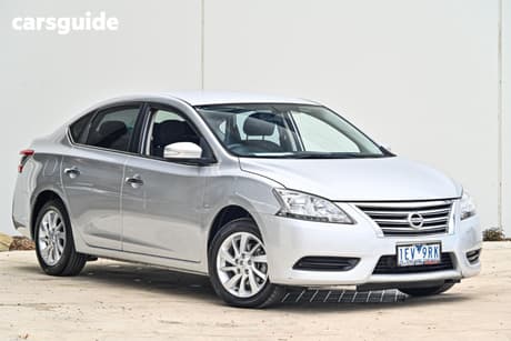 Silver 2015 Nissan Pulsar Sedan St