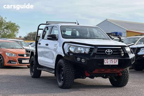 White 2018 Toyota Hilux Dual Cab Chassis Sr (4X4)