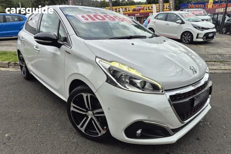 White 2015 Peugeot 208 Hatchback Gt-Line