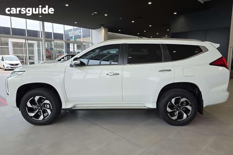 White 2024 Mitsubishi Pajero Sport Wagon Exceed (4Wd) 7 Seat