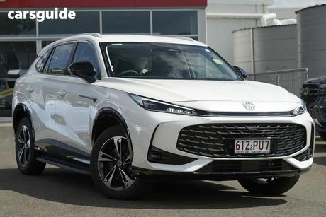 White 2025 MG HS SUV