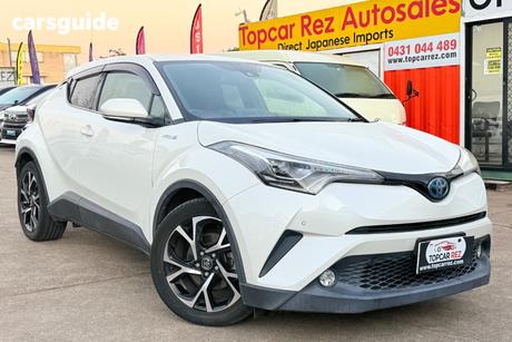 White 2017 Toyota C-HR Wagon (Hybrid)