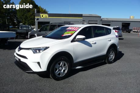 White 2017 Toyota RAV4 Wagon Gx (4X4)