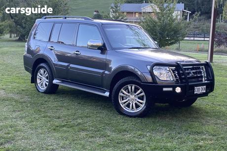 Grey 2017 Mitsubishi Pajero Wagon Glx Lwb (4X4)