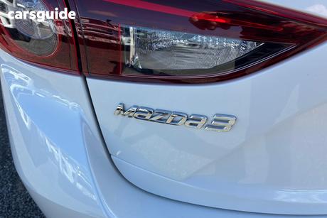 White 2017 Mazda 3 Hatchback Maxx