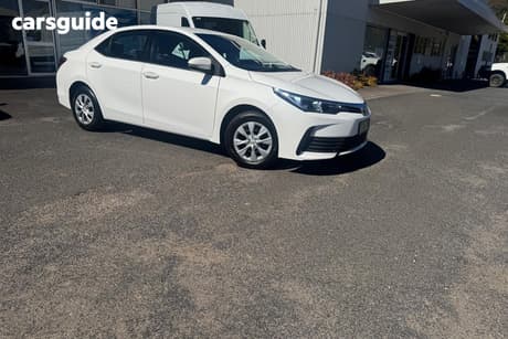White 2018 Toyota Corolla Sedan Ascent