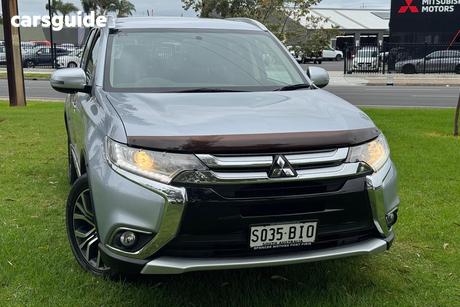 Silver 2015 Mitsubishi Outlander Wagon Ls (4X2)