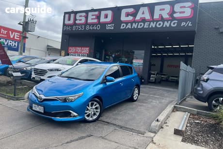Blue 2017 Toyota Corolla Hatchback Ascent Sport