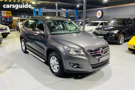 Grey 2011 Volkswagen Tiguan Wagon 125 Tsi