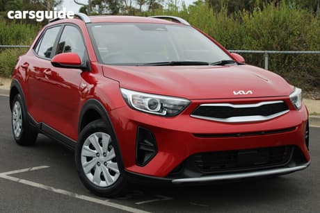 Red 2022 Kia Stonic Wagon S