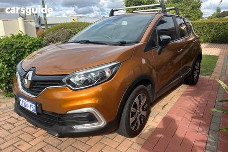 Orange 2018 Renault Captur Wagon Zen