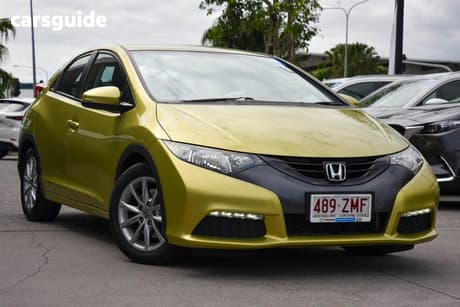 Gold 2013 Honda Civic Hatchback Vti-S