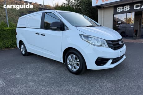 White 2022 LDV G10+ Van Barn Door