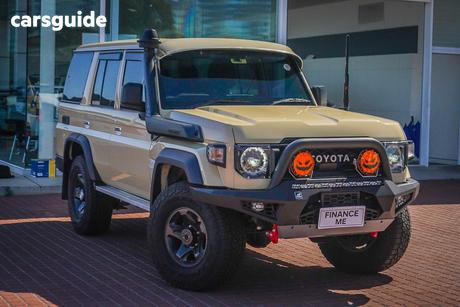 Beige 2025 Toyota Landcruiser 70 Series Wagon Lc76 Gxl + Diff Locks