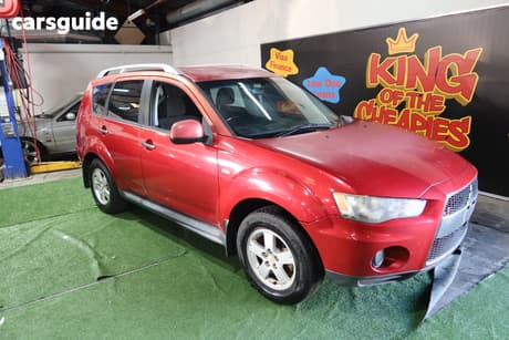 Burgundy 2009 Mitsubishi Outlander Wagon Ls