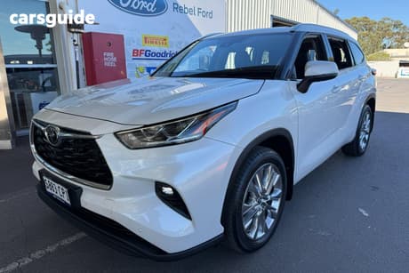 White 2022 Toyota Kluger Wagon Grande 2Wd