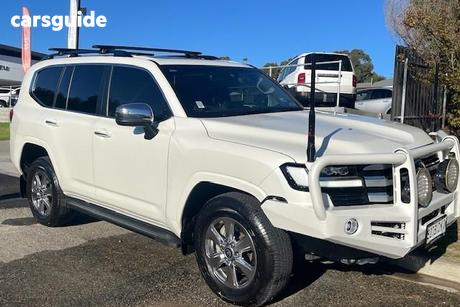 White 2024 Toyota Landcruiser Wagon Lc300 Sahara (4X4)