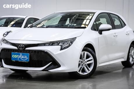 White 2021 Toyota Corolla Sedan Ascent Sport + Navigation
