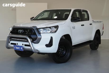 White 2022 Toyota Hilux Double Cab Pick Up Sr (4X4)