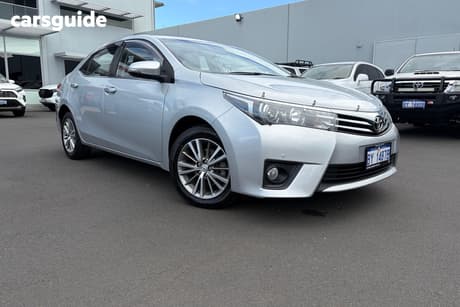 Silver 2016 Toyota Corolla Sedan Zr