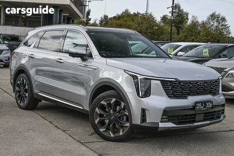 Silver 2025 Hyundai Staria Wagon