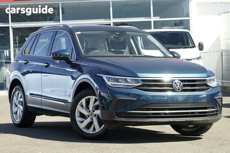 Green 2023 Volkswagen Tiguan Wagon 110Tsi Life