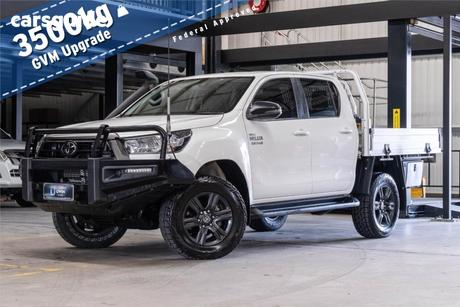 White 2022 Toyota Hilux Double Cab Chassis Sr (4X4)