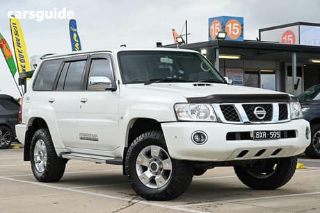 White 2016 Nissan Patrol Wagon St (4X4)