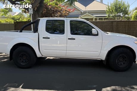 White 2014 Nissan Navara Dual Cab Pick-up St (4X4)