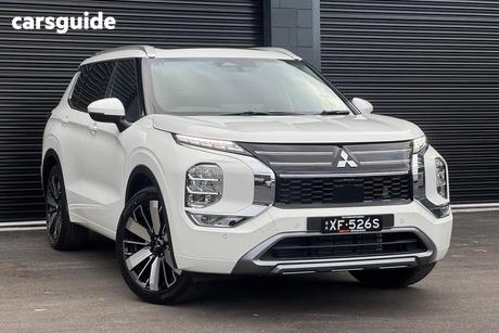 White 2025 Mitsubishi Outlander Wagon Exceed 5 Seat (Awd)