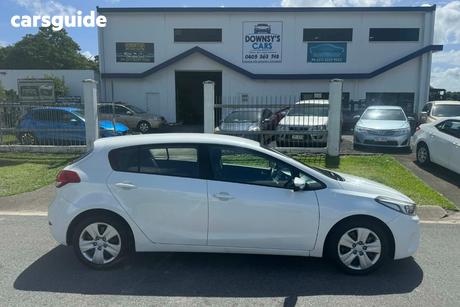 White 2017 Kia Cerato Hatchback S