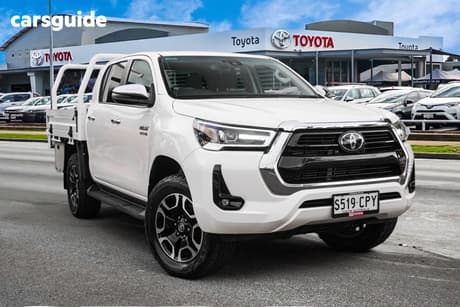 White 2022 Toyota Hilux Double Cab Chassis Sr5 (4X4)